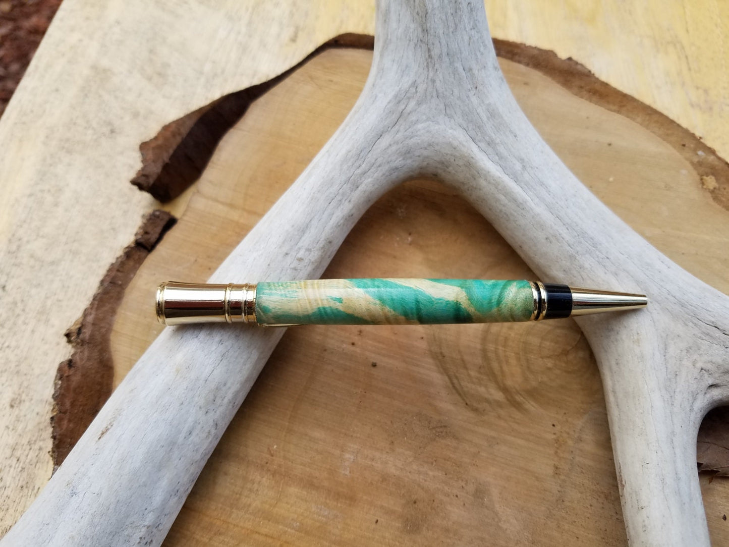 Exquisite Executive Pen in stabilized burl