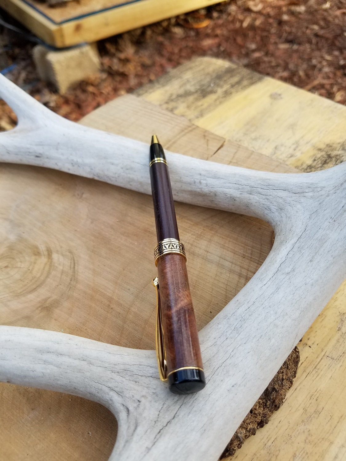 Americana Classica Pen made from dyed maple burl and blackwood