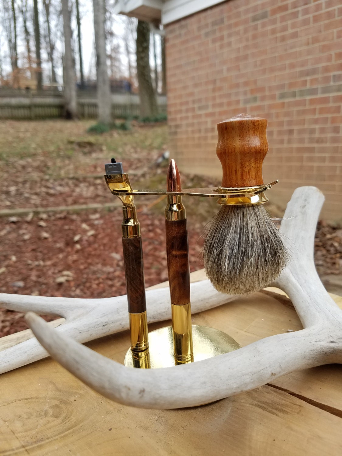 Dye Burl Mach 3 Magnum shaving set with stand and Badger hair brush