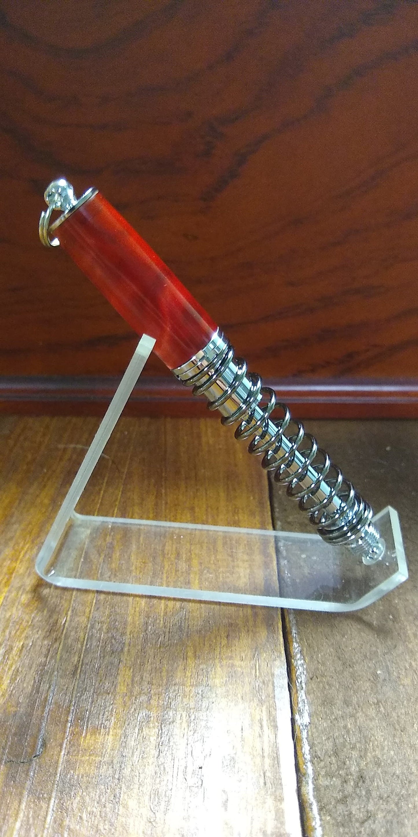 Unique shock absorber pen