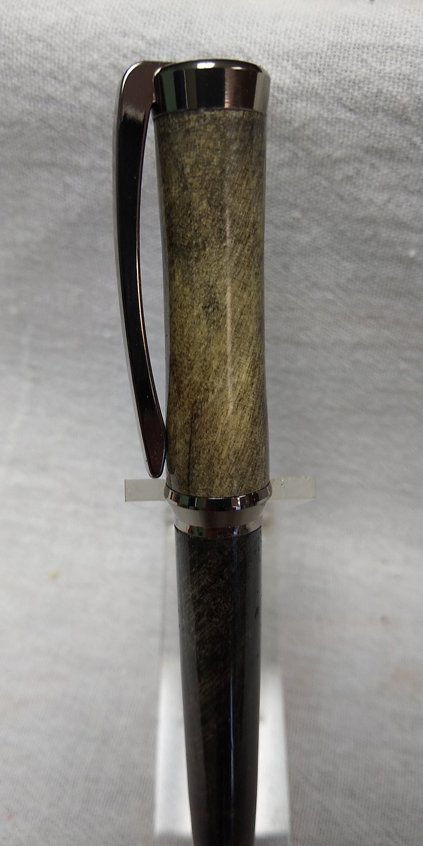 Concava pen made from buckeye burl