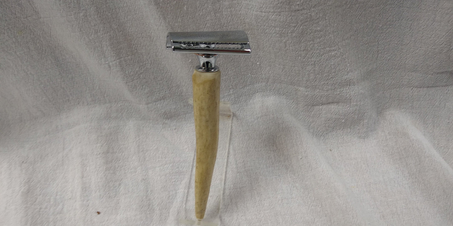 Double edge safety razor made from white tail deer antler tine