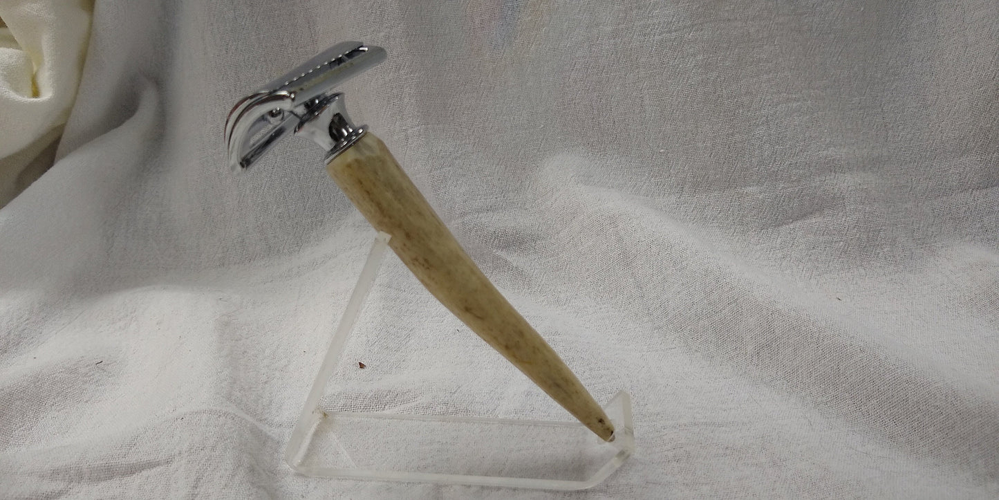 Double edge safety razor made from white tail deer antler tine