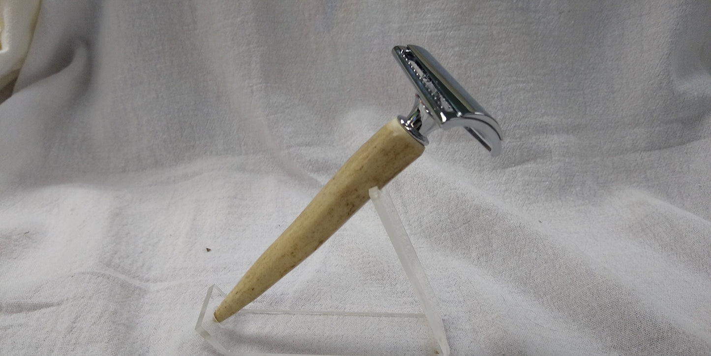 Double edge safety razor made from white tail deer antler tine